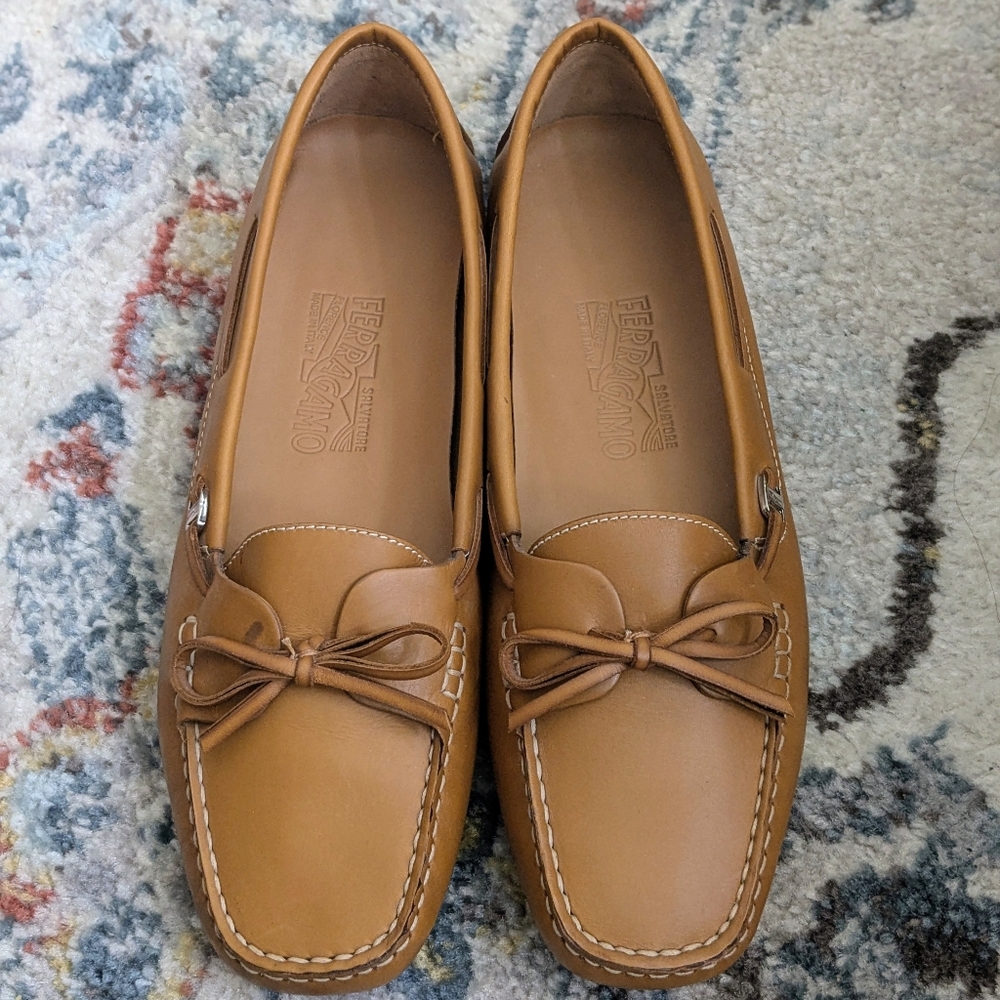 Salvatore Ferragamo Leather Boat Shoes - 9B - Picture 4 of 9